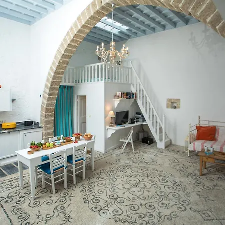 Mandarin Traditional House With Outdoor Jacuzzi Casa de Férias *