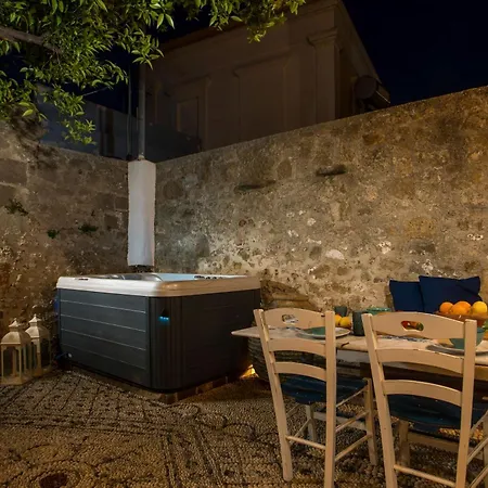 Casa de Férias Mandarin Traditional House With Outdoor Jacuzzi Koskinou (Rhodes)